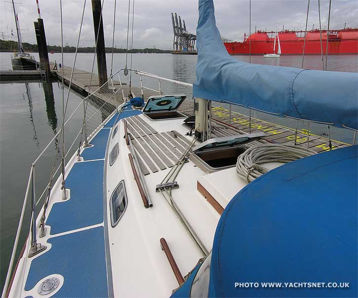 Colvic Sailer 26 deck