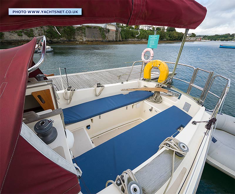 Cockpit aft