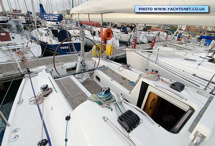 Cockpit aft