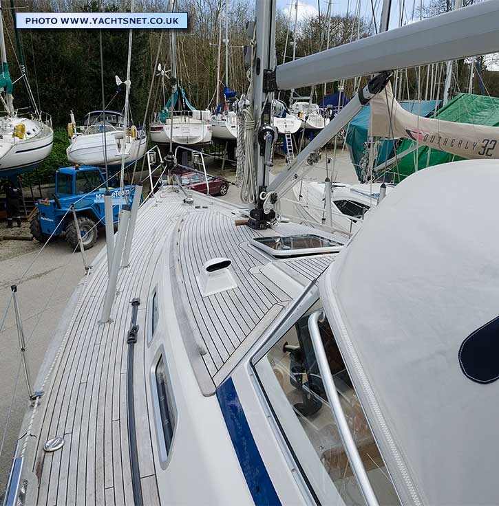 Teak deck - Hallberg-Rassy 37