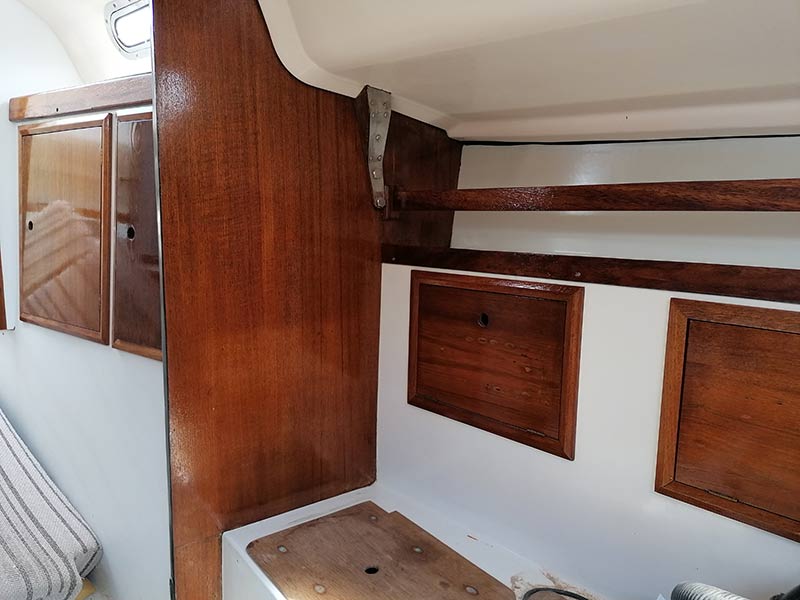 Saloon starboard