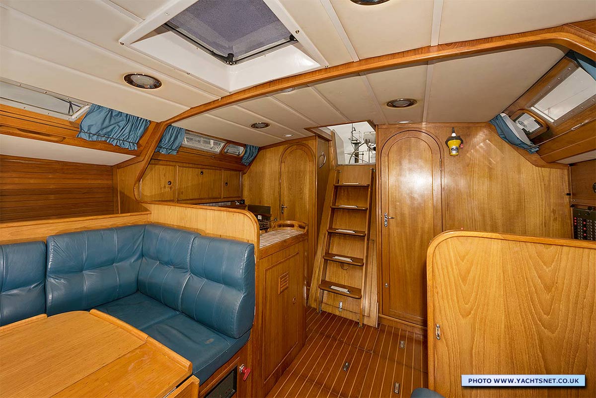 Saloon aft