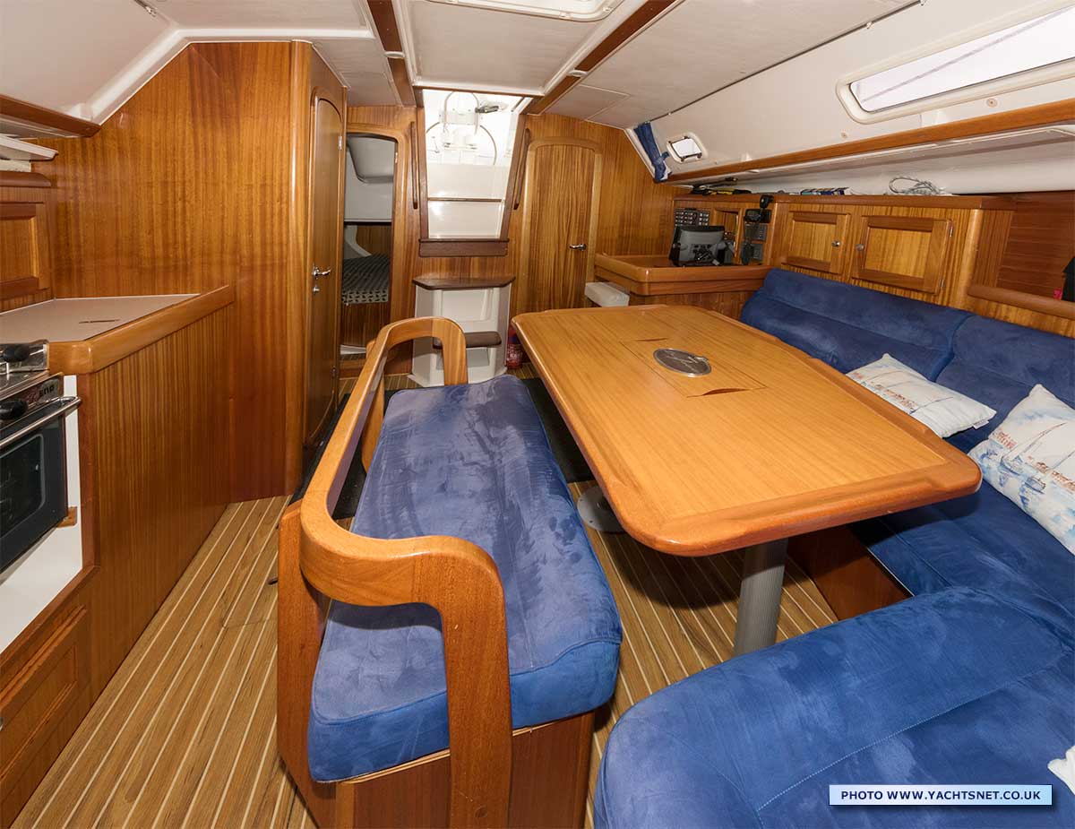 Saloon aft