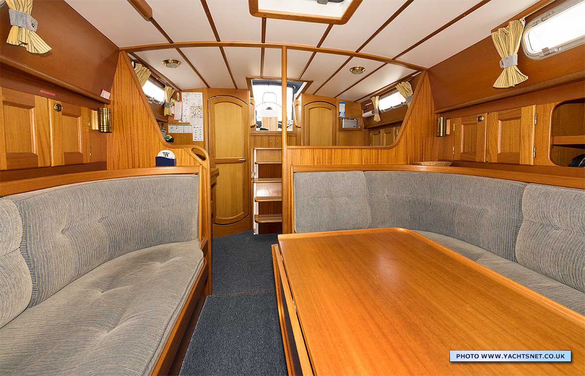 Saloon aft