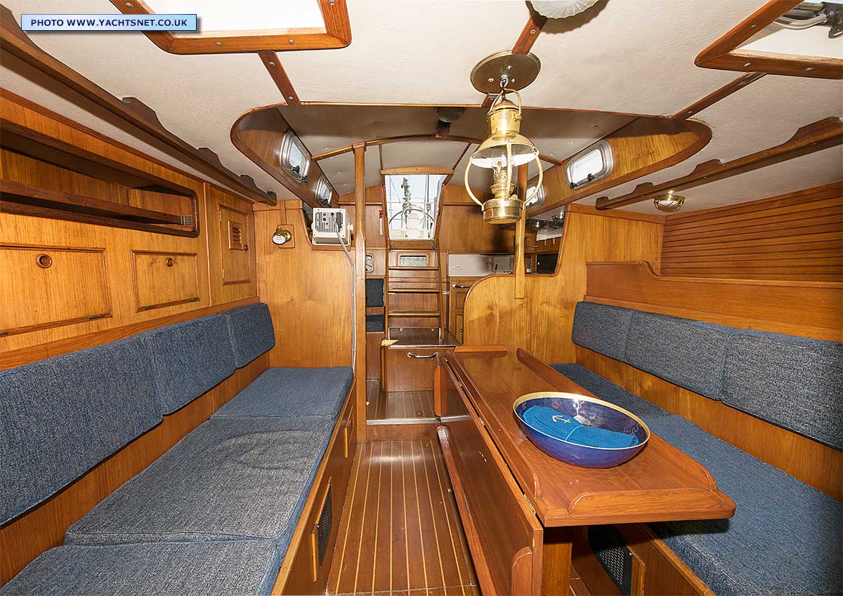 Saloon aft