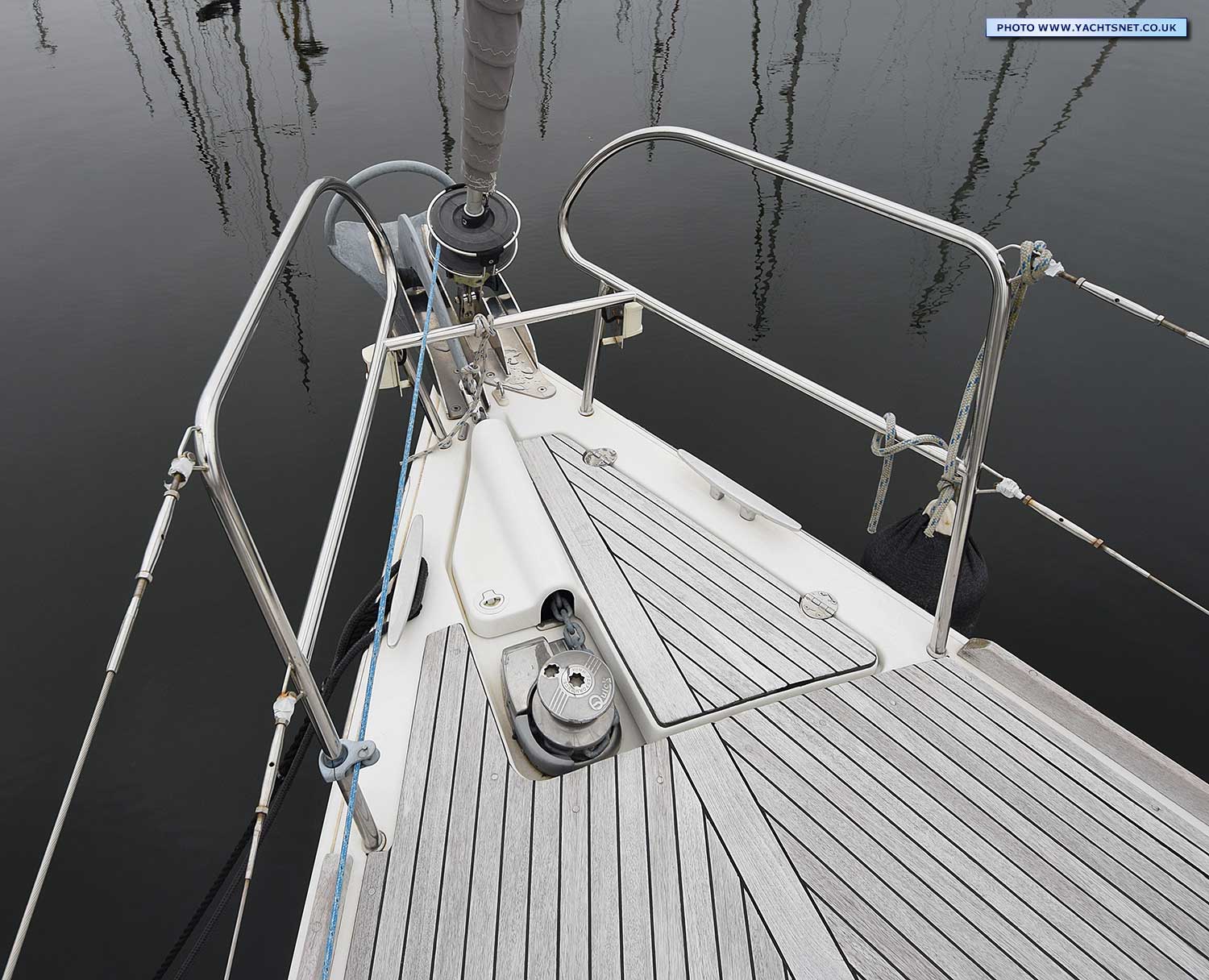 Bow detail