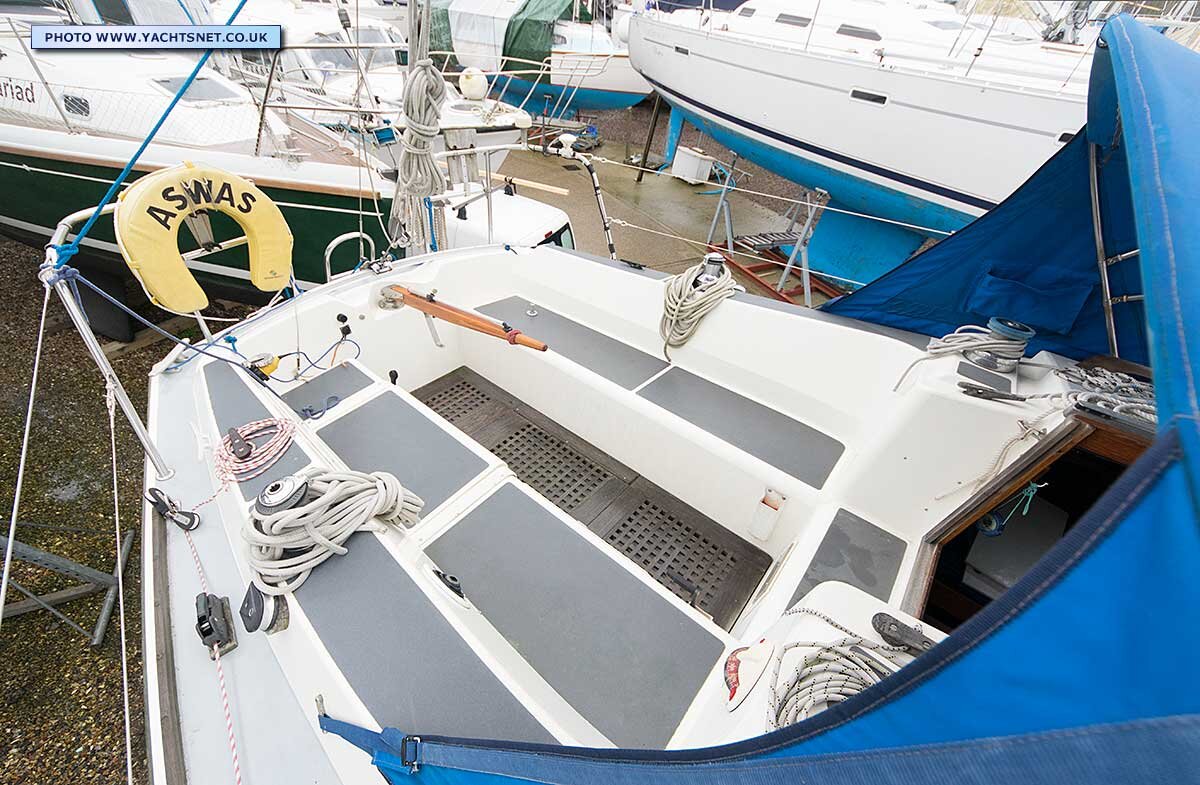 cockpit-aft-ss