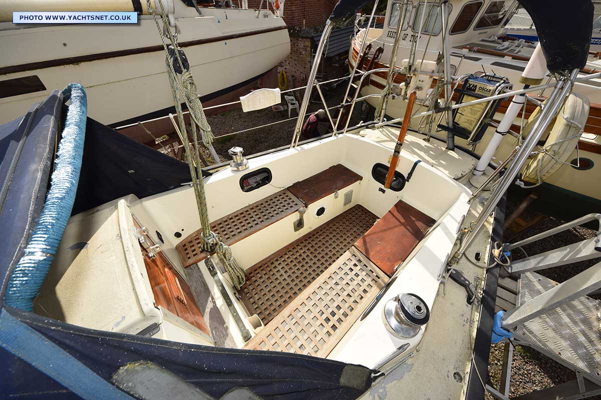 Cockpit aft