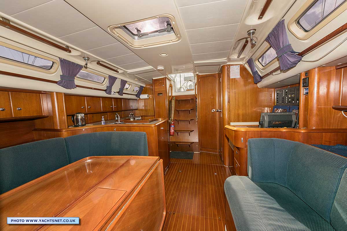 Saloon aft