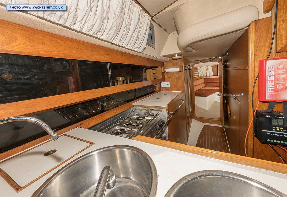 Walkthrough to aft cabin