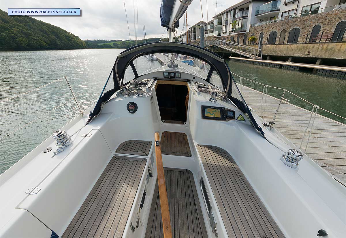 Cockpit forward